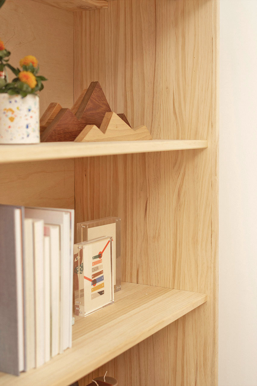 Imagen de ambiente 2 para:Estantería pequeña con un cajón